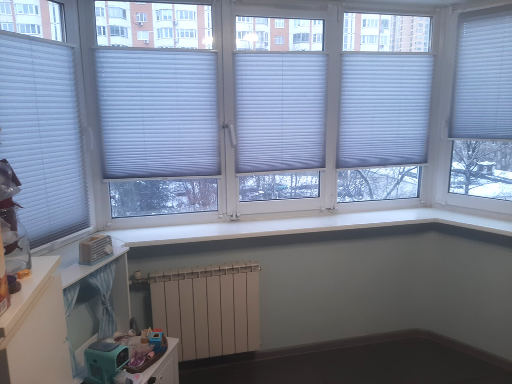 Плиссе для лоджии. Управление ручка.